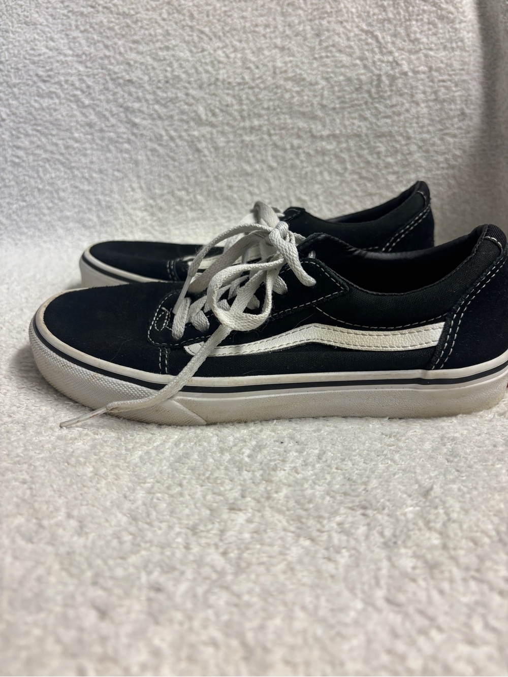Vans Old Skool sneakers size 3Y